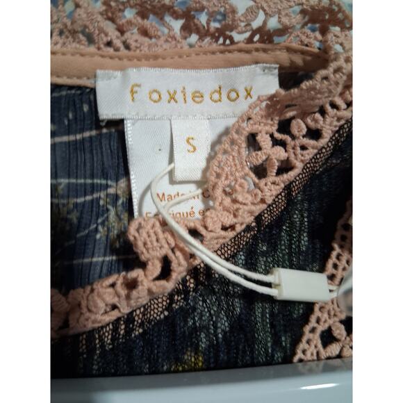 Foxie Dox Lace‎ Mesh Sheer Women's size Small  Romantic Farah Floral Crochet Top - Picture 6 of 12